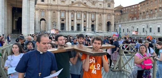 Các Bạn Trẻ Quy Tụ Tại Vatican Nhân Kỷ Niệm 40 Năm Ngày Giới Trẻ