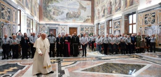 ĐTC Phanxicô Gặp Gỡ Các Hướng Đạo Sinh Ngành Tráng Của Công Giáo Ý