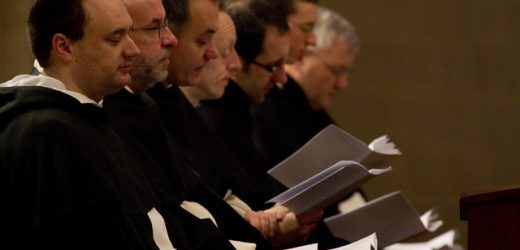 Lời Mời Gọi Đến Với Giờ Kinh Phụng Vụ