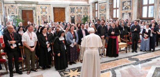 ĐTC Phanxicô Mời Gọi Tái Khám Phá Việc Thực Hành Đền Tạ Thánh Tâm Chúa Giêsu