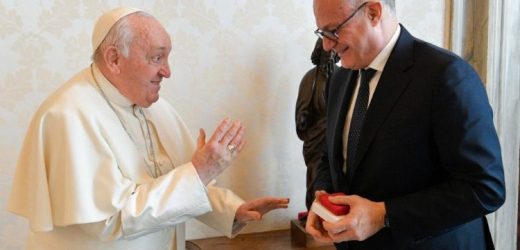 Đô Trưởng Roma Chào Mừng Các Trẻ Em Đến Thánh Đô Tham Dự Ngày Thế Giới Trẻ Em