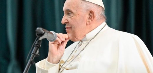 Đức Thánh Cha Gặp Gỡ Các Linh Mục Giáo Phận Roma Để Thảo Luận Về Năm Thánh