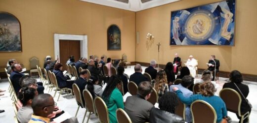 Đức Thánh Cha Kêu Gọi Phẩm Giá Cho Người Lao Động