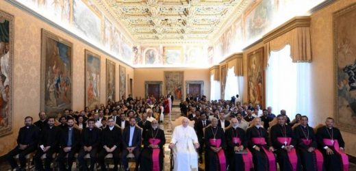 ĐTC Phanxicô: Ở Đâu Có Vâng Phục Có Giáo Hội; Có Bất Tuân Sẽ Có Ly Giáo