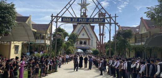 Giáo Xứ Plei Jơdrâp Mừng Lễ Thánh Tâm Chúa Giêsu – Bổn Mạng Giáo Xứ