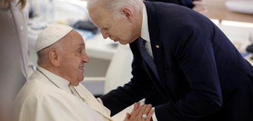 Tổng Thống Biden Và ĐTC Phanxicô Thảo Luận Về Chính Sách Ngoại Giao Và Biến Đổi Khí Hậu