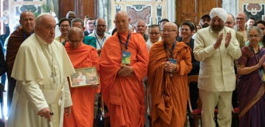 ĐTC Phanxicô: Đối Thoại Liên Tôn Là Điều Kiện Cần Thiết Cho Hòa Bình