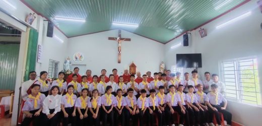 Thánh Lễ Thêm Sức Đầu Tiên Tại Giáo Họ Kbang