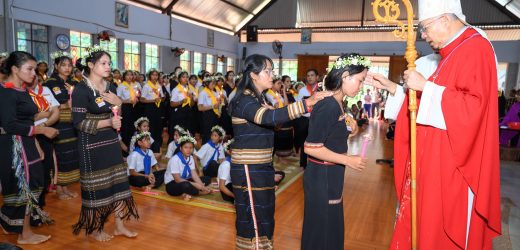 Thánh Lễ Ban Bí Tích Thêm Sức Tại Giáo Xứ Plei Rơngol Khóp