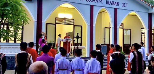 Giáo Xứ Plei Rơhai: Khánh Thành Nhà Giáo Lý Và Các Em Lãnh Nhận Hồng Ân Chúa Thánh Thần