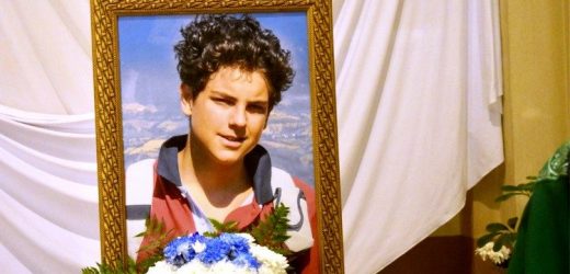 Giới Trẻ Đức Nồng Nhiệt Chào Đón Thánh Tích Của Chân Phước Carlo Acutis