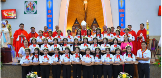 Thánh Lễ Ban Bí Tích Thêm Sức Tại Giáo Xứ Thanh Hà