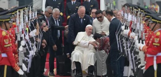 “Tôi Rất Hạnh Phúc”: Sự Phấn Khích Ở Indonesia Trước Chuyến Thăm Của ĐGH Phanxicô