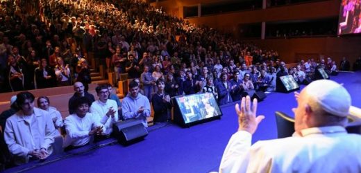 ĐTC Phanxicô Gặp Các Sinh Viên Đại Học Tại Đại Học Công Giáo Louvain