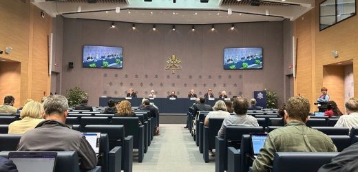 Buổi Họp Báo Về Thượng Hội Đồng: Ăn Chay Và Cầu Nguyện Cho Hòa Bình Vào Ngày 7/10