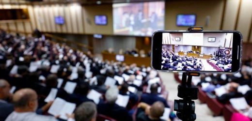 Thượng Hội Đồng – Bài Suy Niệm 2: “Phục Sinh :  “Căn Phòng Đóng Kín” (Ga 20,19-29)