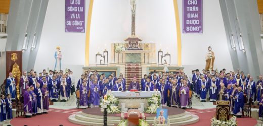 Thánh Lễ An Táng Đức Cố Tổng Giám Mục Têphanô Nguyễn Như Thể