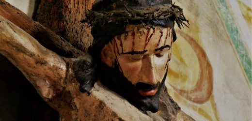 Người Môn Đệ Thừa Sai Sống Mùa Chay Thánh. Bài 43: Thứ Sáu Tuần Thánh – Chiêm Ngắm Đấng Bị Đâm Thâu