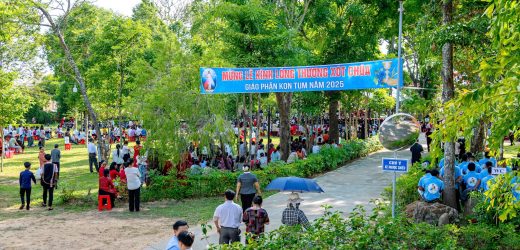 Giáo Phận Kon Tum: Thánh Lễ Kính Lòng Chúa Thương Xót 2025