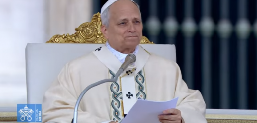 Tiếp Kiến Chung (01/10): Những Thương Tích Của Chúa Chứng Tỏ Một Tình Yêu Lớn Hơn Mọi Bất Trung