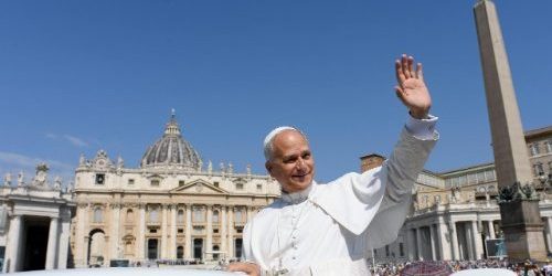 Tiếp Kiến Chung 18/6/2025 – ĐTC Lêô XIV: Chúa Giêsu Đến Chữa Lành Chúng Ta Khỏi Sự Bại Liệt Thể Xác Và Tinh Thần