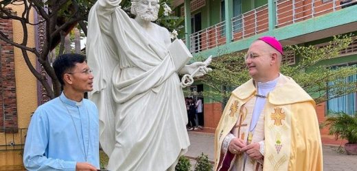 Ở Campuchia, Đức Tin Lớn Mạnh Nhờ Người Trẻ