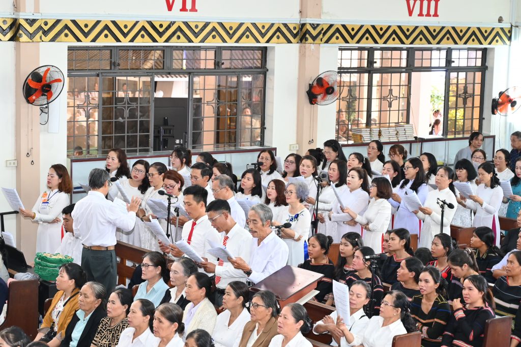 Hình ảnh này chưa có thuộc tính alt; tên tệp của nó là Monica-gl-15-1024x683.jpg