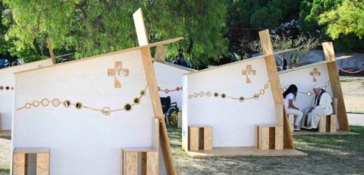 10.000 Sách Hướng Dẫn Xưng Tội Được Phát Cho Giới Trẻ Trong Ngày Năm Thánh Giới Trẻ Tại Roma