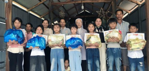 Muốn Thoát Nghèo Phải Bắt Đầu Từ Việc Học!
