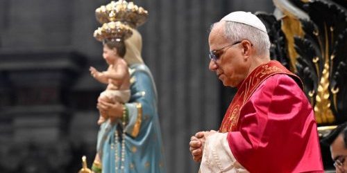 Đức Thánh Cha Chủ Sự Giờ Cầu Nguyện Nhân Ngày Năm Thánh An Ủi