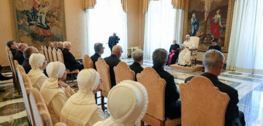 Đức Thánh Cha Tiếp Các Thành Viên Tạp Chí “La Civiltà Cattolica” Nhân Kỷ Niệm 175 Năm Thành Lập