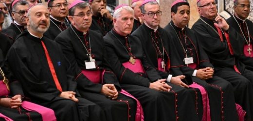 ĐHY Tagle: Chức Giám Mục Không Phải Là Vinh Dự Cá Nhân Nhưng Là Hồng Ân Của Thiên Chúa