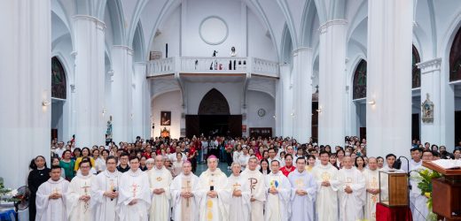 Bế Mạc Triển Lãm “Phép Lạ Thánh Thể” & Mừng Lễ Thánh Gioan Phaolô II