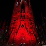 Hơn 100 Nhà Thờ Và Công Trình Tôn Giáo Ở Áo Được Chiếu Sáng Màu Đỏ Để Tưởng Nhớ Các Kitô Hữu Bị Bách Hại