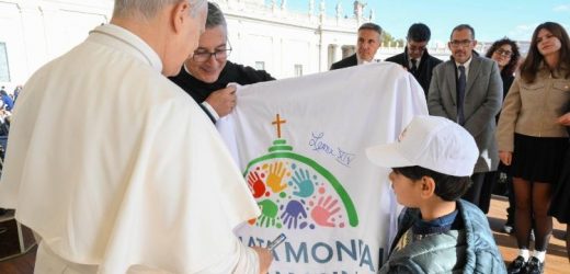 Đức Thánh Cha Lêô XIV Công Bố Ngày Thế Giới Trẻ Em 2026: Lời Mời Gọi Ươm Mầm Hòa Bình Từ Gia Đình