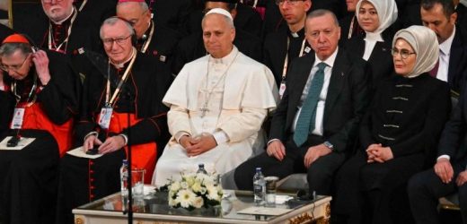 Đức Thánh Cha Gặp Gỡ Các Cấp Chính Quyền, Xã Hội Dân Sự Và Ngoại Giao Đoàn Tại Thổ Nhĩ Kỳ
