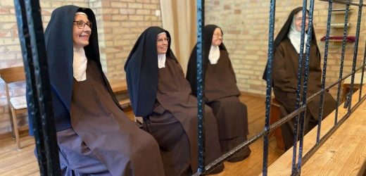 Sơ Elizabeth Dòng Cát Minh Tại Thụy Điển Chia Sẻ Về Đời Sống Chiêm Niệm