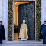 Đóng Cửa Thánh Tại Vương Cung Thánh Đường Latêranô