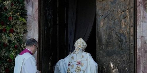 Đóng Cửa Thánh Tại Vương Cung Thánh Đường Thánh Phaolô Ngoại Thành