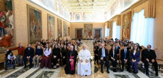 ĐTC Lêô XIV Khích Lệ Các Thiếu Niên Công Giáo Tiến Hành Ý Làm Hòa Trước Lễ Giáng Sinh