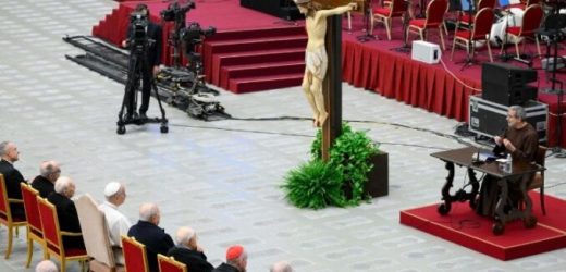 Bài Giảng Mùa Vọng Thứ Hai Cho Giáo Triều Rôma: Hiệp Thông Không Phải Là Đồng Nhất