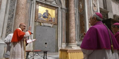 Nghi Thức Xây Tường Niêm Kín Cửa Thánh Đền thờ Thánh Phêrô