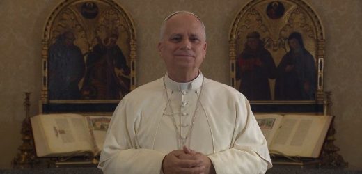 Đức Thánh Cha Mời Gọi Các Bạn Trẻ: “Hãy Để Bản Thân Được Dẫn Dắt Và Chỉ Lối Bởi Chúa Giêsu”