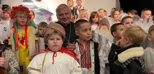 ĐHY Krajewski Nói Rằng Huân Chương Ucraina Thuộc Về Toàn Thể Người Công Giáo