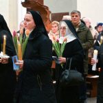 Đời Sống Thánh Hiến: Ngọn Nến Sáng Tiêu Hao Cho Một Tình Yêu Lớn!