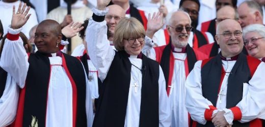 Khoảng 700 Giáo Sĩ Anh Giáo Đã Gia Nhập Công Giáo