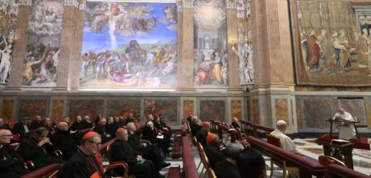 Tĩnh Tâm Mùa Chay. Đức Cha Varden: Những Sa Ngã Có Thể Giúp Ta Khiêm Nhường Hoặc Kéo Ta Vào Sự Đổ Nát