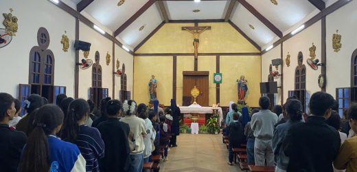 Các Giáo Xứ Trong Giáo Phận Kon Tum Cử Hành “24 Giờ Cho Chúa”