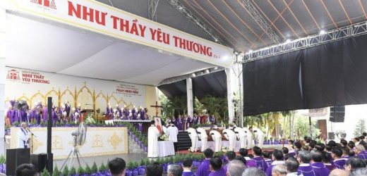 Nghi Lễ Di Quan Và Thánh Lễ An Táng Đức Hồng Y Gioan Baotixita Phạm Minh Mẫn