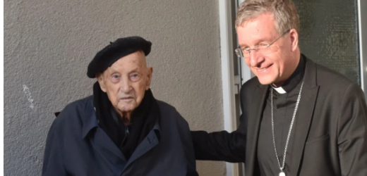 Đức Thánh Cha Chúc Mừng Linh Mục Cao Tuổi Nhất Thế Giới Nhân Sinh Nhật 110 tuổi